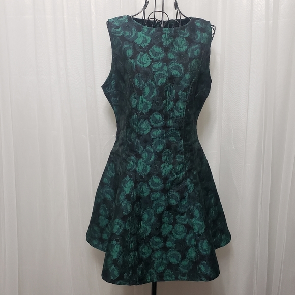 Honey Punch Sz M NWT Festivity Skater Dress - Picture 6 of 14